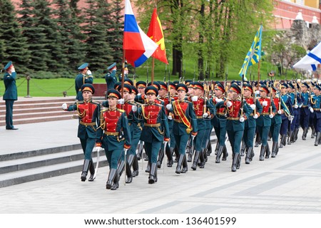 MOSCOW - MAY 6: The company of a guard of honour rehearses in Aleksandrovsky garden, on May 6, 2010 in Moscow. The rehearsal is to celebrate the upcoming 65th Anniversary of Victory Day (WWII)