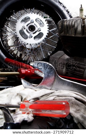 Wheels and mechanic tools