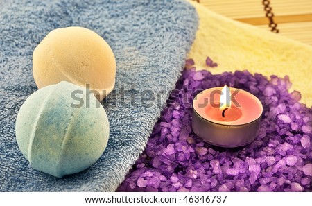 Violet  salt with candle and bath balls