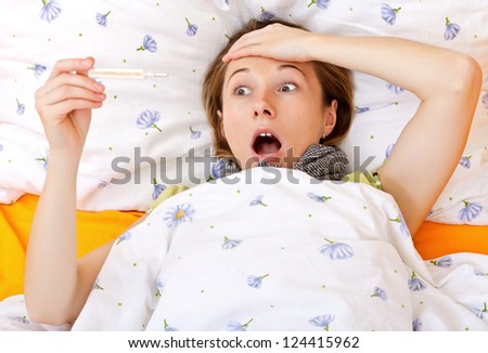 curvey ladies pussy girl laying in bed scared