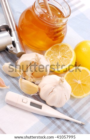 honey,garlic and lemon as natural medicine