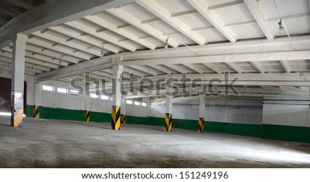Large stock of reinforced concrete columns, beams and slabs