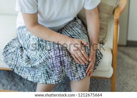 Middle aged women with knee pain