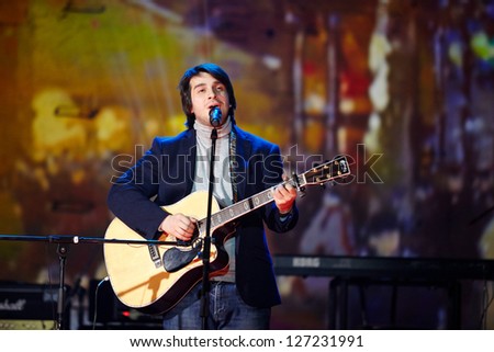 MOSCOW - JAN 23: Singer Peter Nalitch performs on stage at Taganka Theater during Award ceremony of Prize named after Vladimir Vysotsky Own Track, Jan 23, 2012, Moscow, Russia.