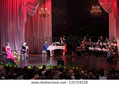 MOSCOW - APR 23: Jazz orchestra named after Oleg Lundstrem at Ball Crystal Turandot, dedicated to anniversary of Svetlana Nemolyaeva in Vakhtangov Theatre on Apr 23, 2012 in Moscow, Russia.
