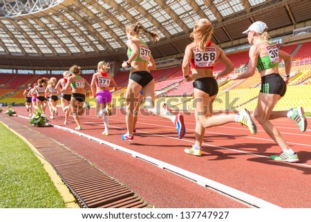 MOSCOW - JUN 11: Long-distance running on International athletic competition Moscow Challenge on June 11, 2012 in Luzhniki, Moscow, Russia