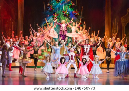 Moscow - Dec 30: Final Of Performance The Nutcracker At The Cultural Center Zil On December 30, 2012, Moscow, Russia. Most Of The Roles Played By Dancers Childrens Ballet Theatre Of The Center