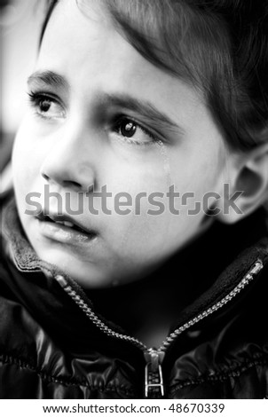 girl crying picture. photo : little girl crying