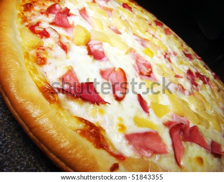 Cheese, Ham, and Pineapple Pizza