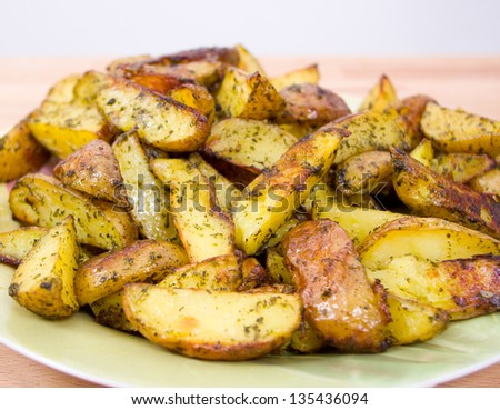 crispy baked potato wedges with skin