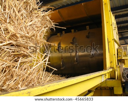 drum to the tearing apart of straw from straw combustion in a biomass boiler