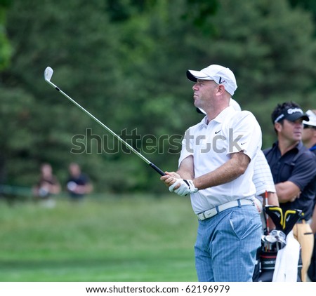 FARMINGDALE, NY - JUNE 17: Stewart Cink, the 2009 British Open Champion and three time Captains\' pick in the Ryder Cup, hits a shot as he plays in the 2009 US Open on June 17, 2009 in Farmingdale, NY.