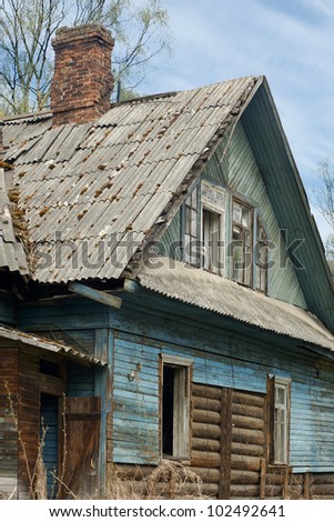 Abandoned old house, a vertical picture