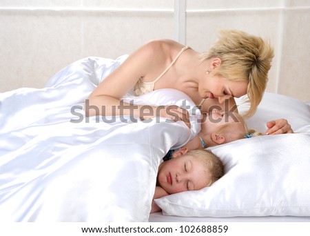 happy family to bed in the bedroom