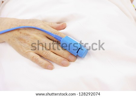 Pulse oxymeter at finger tip
