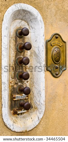 Five pull door bells with speaker in Italy