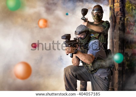 Play paintball game, two player with guns