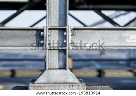 Connections between steel and concrete