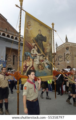 PADUA,ITALY - JUN 13:Feast of St.Anthony of Padua,the standard of St.Anthony caried in procession through the streets of the city,June 13,2010 in Padua,Italy
