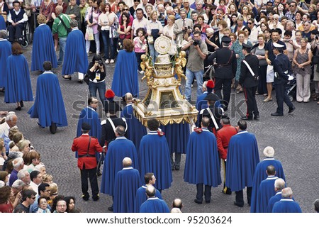 PADUA,ITALY - JUN, 13:Feast of St.Anthony of Padua,the relic of St.Anthony is taken in procession trough the streets of the city, June 13,2011 in Padua,Italy