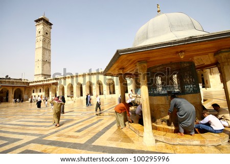 ALEPPO,SYRIA-OCTOBER 12: Muslims are waiting for the call to prayer at the Umayyad Mosque on October 12, 2007 in Aleppo,Syria.