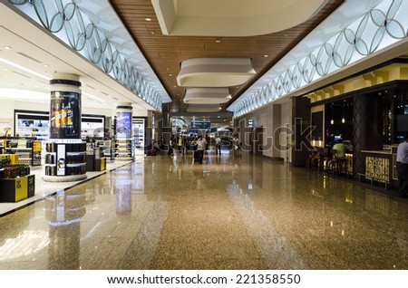 MUMBAI, MAHARASHTRA, INDIA - AUG. 30: Duty free shopping at Chhatrapati Shivaji International Airport - Terminal 2 on AUG. 30, 2014 in Mumbai, Maharashtra, India.  Inaugurated on 12 Feb 2014