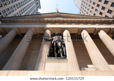 George Washington statue at Wall Street, New york City.