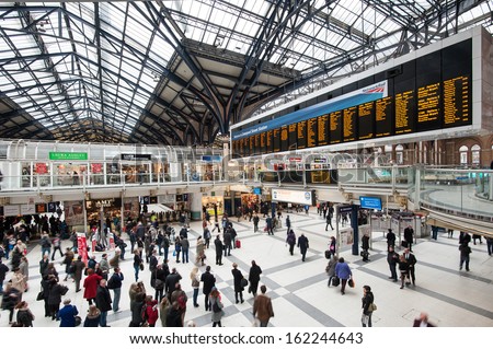 London, United Kingdom - October 20: Commuters Inside Liverpool Street Station On October 20, 2013 In London, Uk. The Annual Rail Passenger Usage Between 2011 - 2012 Was 13.835 Million.