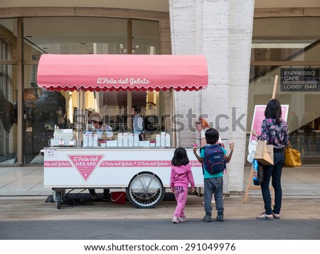 NEW YORK CITY - MAY 2015: Italian ice cream seller on the street in Lincoln square, Manhattan.