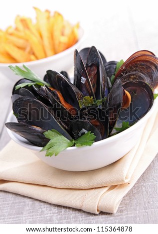 mussels and french fries