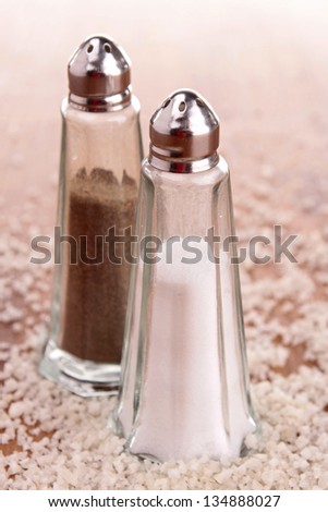 pepper mill and salt