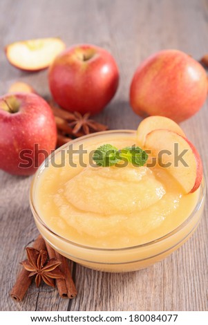 bowl of apple sauce