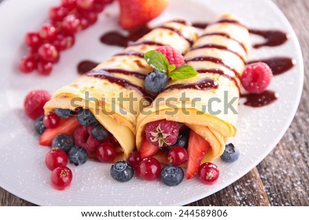 crepe and berry fruit