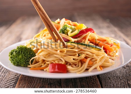 asian cuisine,noodles and vegetables