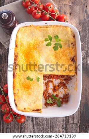 gratin with beef,cheese and cream