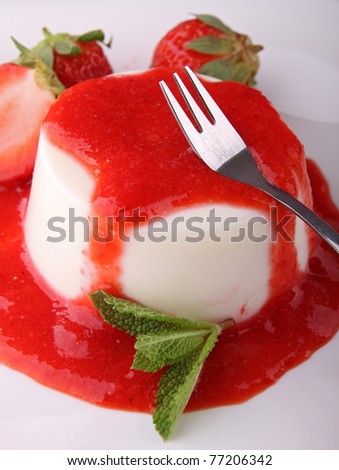 panna cotta and strawberry sauce