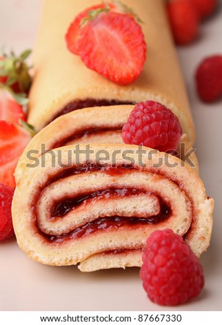 swiss roll and fruits