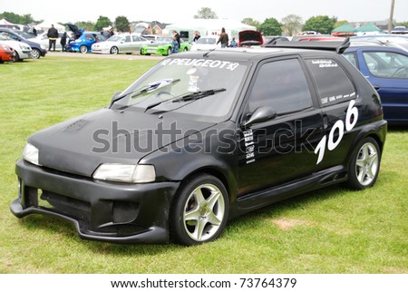 Black Peugeot 106