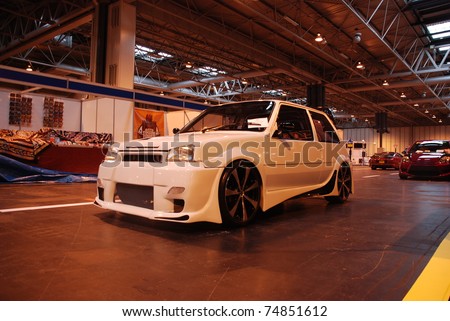 renault 5 white