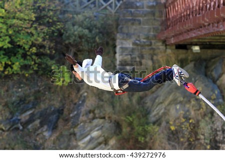 Bungy jump in New Zealand