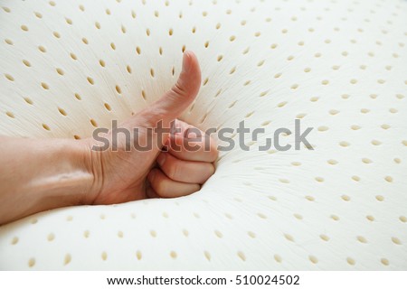 latex pillow texture; perforated natural latex; hevea juice; orthopedic