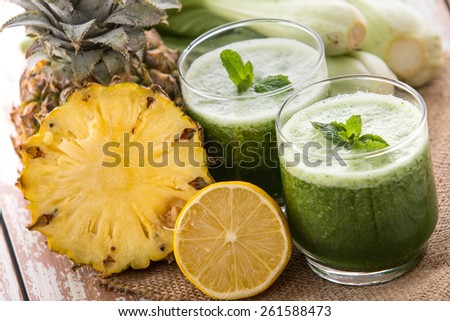 pineapple, chinese cabbage and lettuce mix juice