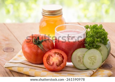 Tomato, cucumber combine together into a healthy juice