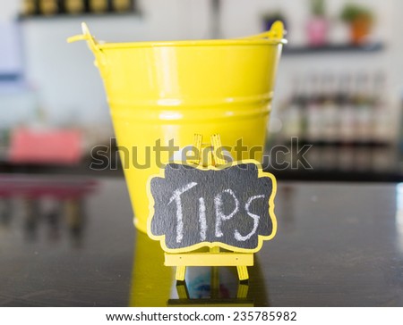 Tips yellow Bucket