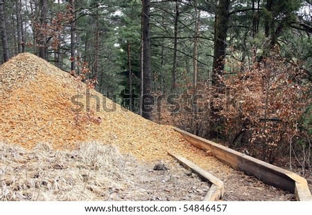 wood chips as ecological materials for paving countryside paths
