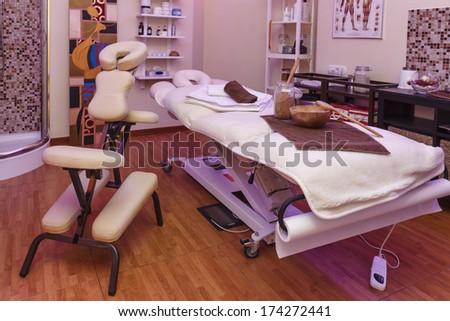 Italy, beauty center (SPA), massage room
