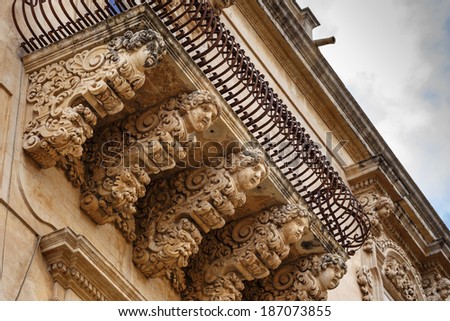 Italy, Sicily, Noto (Siracusa Province),  Villadorata Nicolaci Palace (Unesco monument), baroque ornamental statues under the balconies