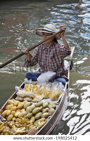 Thailand, Bangkok: 14th march 2007 - fruit seller at the Floating Market - EDITORIAL