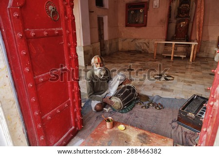 India, Rajasthan, Jaipur; 23 january 2007, an old indian Sadhu at the Sun Temple (Surya Mandir) - EDITORIAL