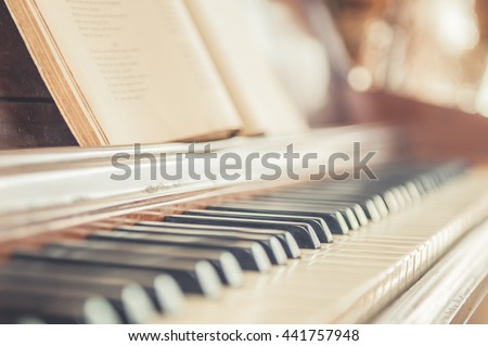 piano, keyboard piano, side view of instrument musical tool.